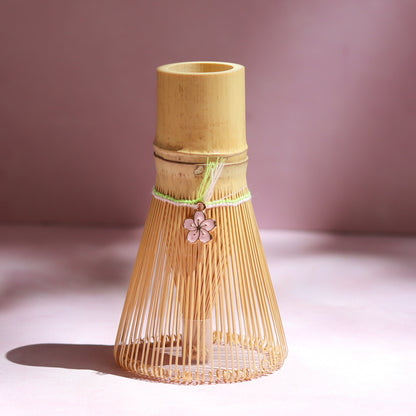 Chasen sakura ( batidor de bambú )