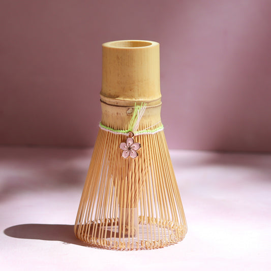 Chasen sakura ( batidor de bambú )